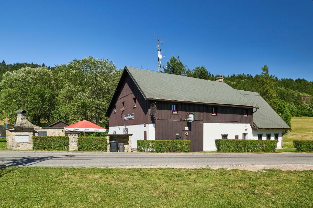 Penzion Pod Lesem Hotel Hodkovice Exterior photo